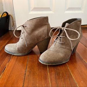MIA Size 8.5 Tan Suede Lace Booties